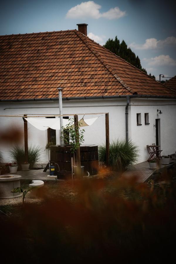 Apartamento Madaras ház Tard Exterior foto
