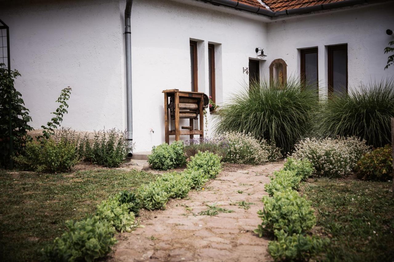 Apartamento Madaras ház Tard Exterior foto